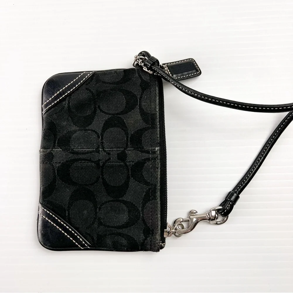 COACH Signature Black Wristlet Clutch Vintage Classic C Pattern Silver Zipper